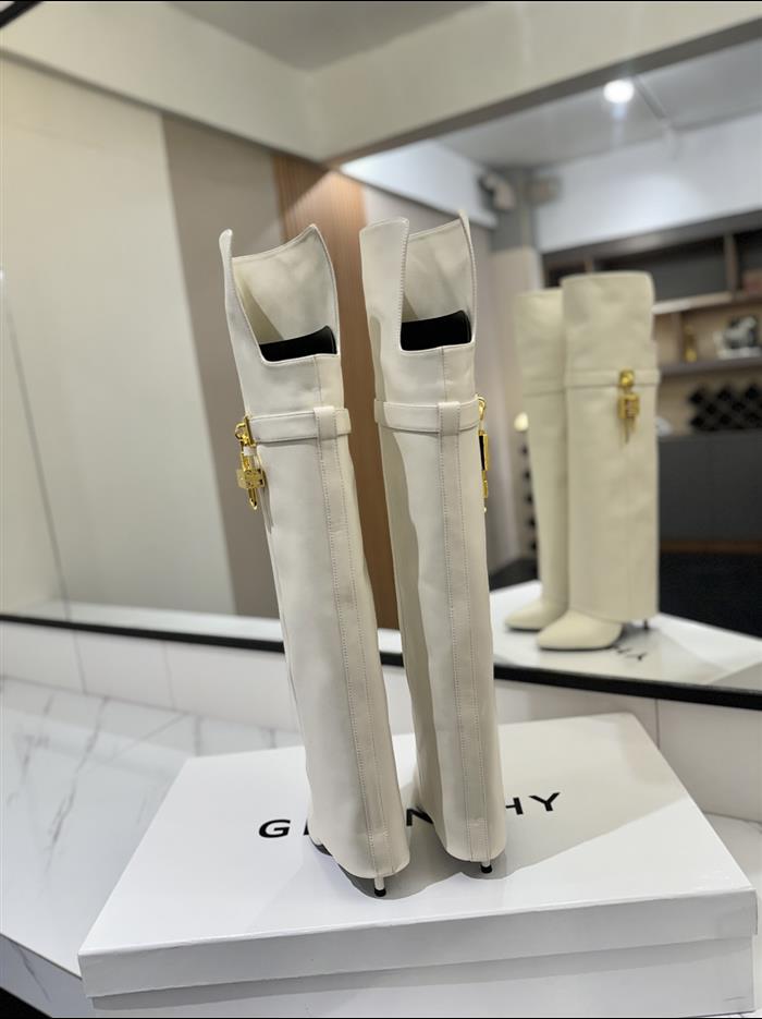 20251128174450407 590